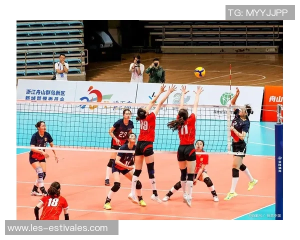 深圳排球队的控制革新探索与实践：重塑团队战斗力与战术灵活性